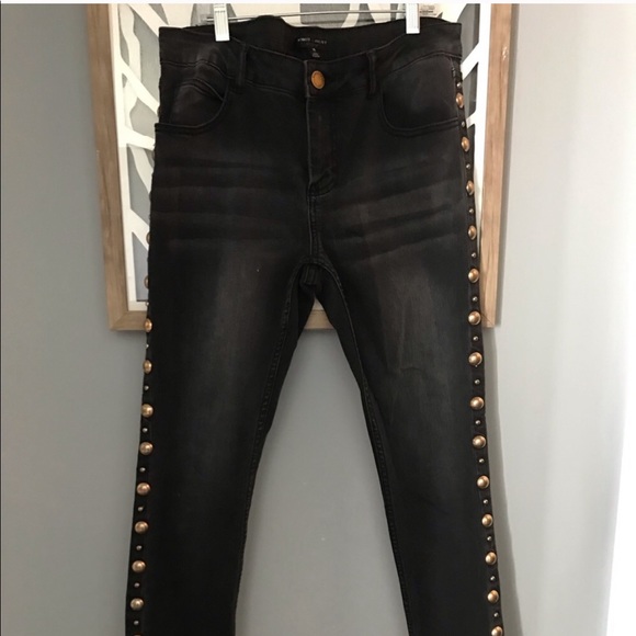 Romeo & Juliet Studded Side Skinny Jeans - Picture 4 of 7